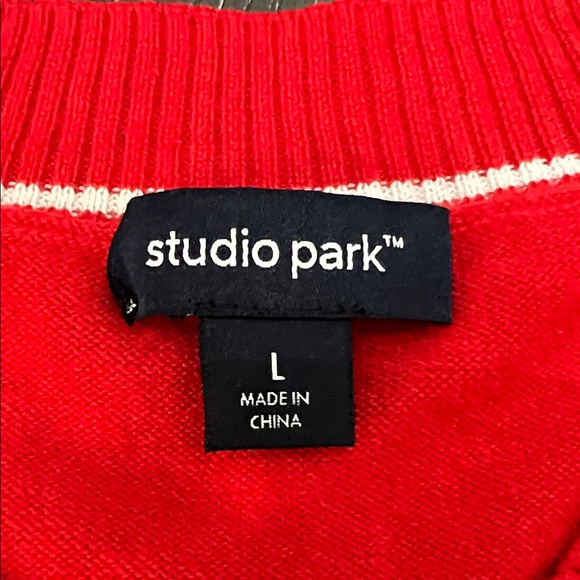 Heart Sleeve Sweater V-Neck HighLow hem SideSlits in Vibrant Red - Picture 2 of 11